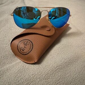 Ray-Ban Large Metal Aviator Sunglasses Gold Frame Blue Lenses 100% Authentic